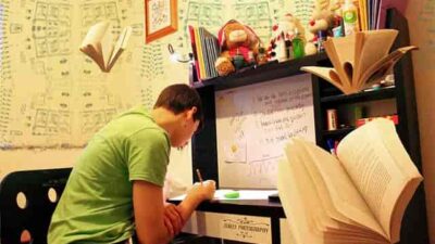 行政書士試験に独学で合格する方法を解説！難易度と学習スタイルも